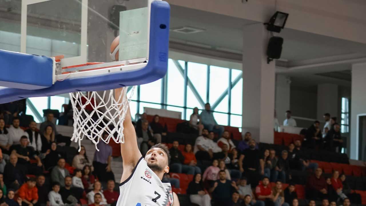 Uşak Basketbol, İstanbul'da zirve yarışına devam etmek istiyor