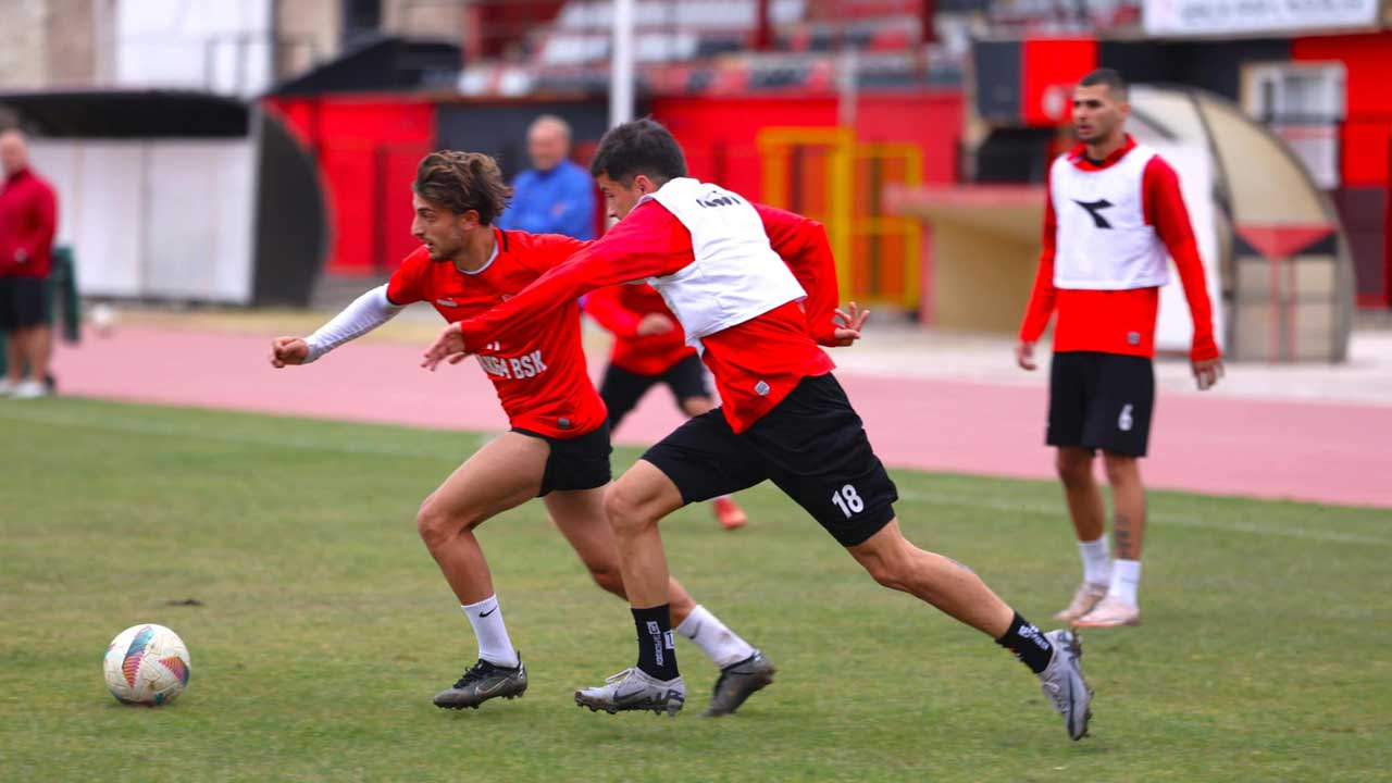 Uşak’ta zirve mücadelesi! Uşakspor evinde Silivrispor’u ağırlayacak