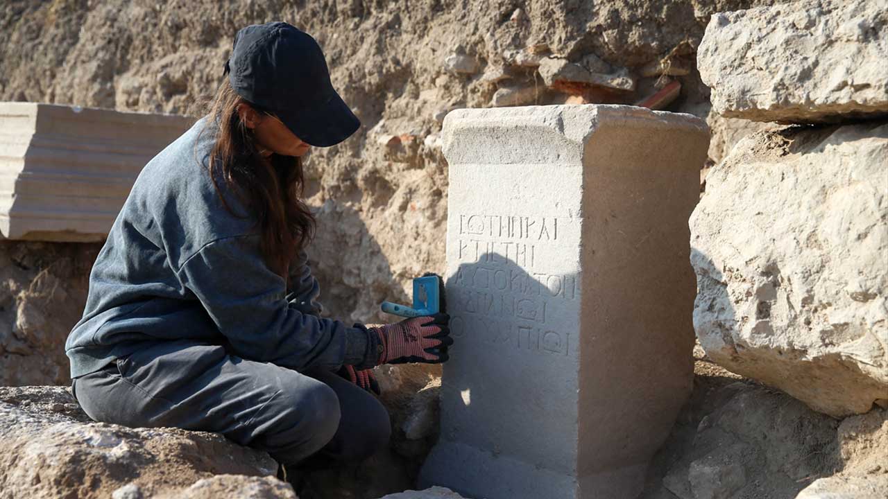 Uşak'ta Roma İmparatoru Hadrianus'a ithafen yazıt bulundu