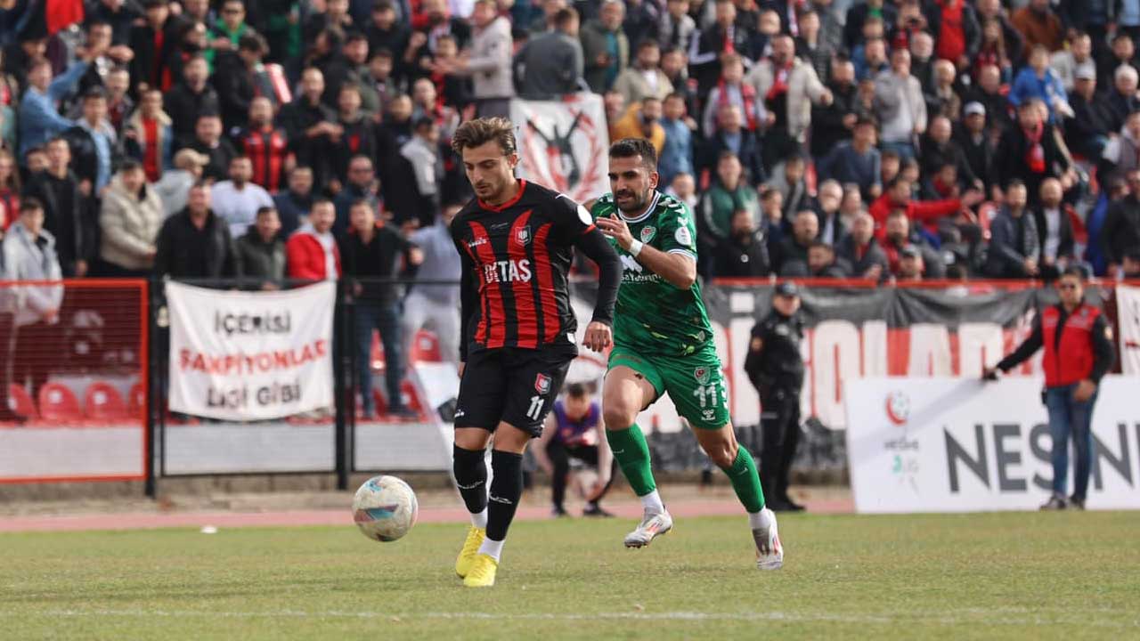Uşakspor'a zirve yolunda Amasyaspor FK çelmesi