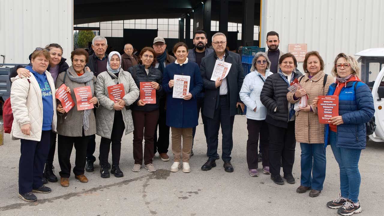 CHP Uşak teşkilatı  pazaryerlerinde vatandaşın nabzını tuttu