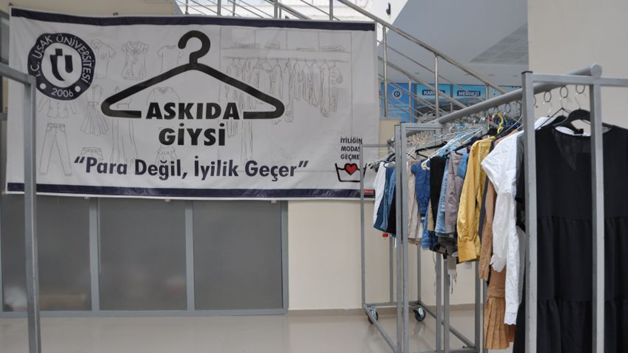 Uşak Üniversitesi öğrenci butiği öğrencilerin yanında