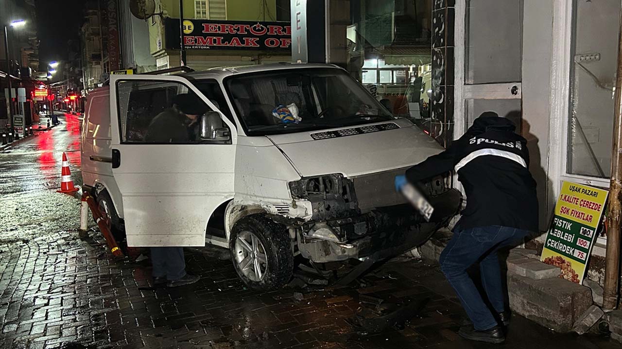 Barbaros Caddesi'nde trafik kazası: 1'i ağır 2 yaralı