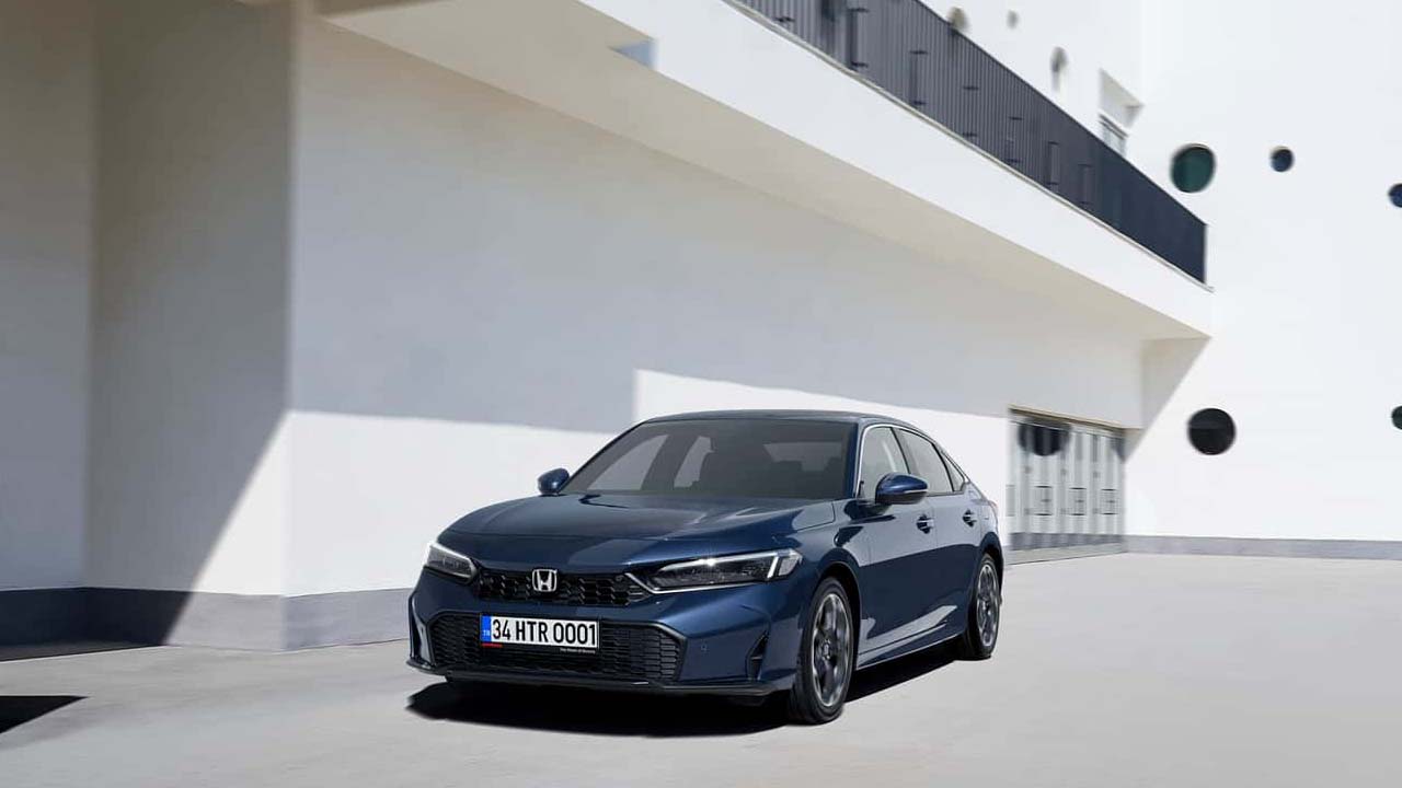 Makyajlı Honda Civic 1 milyon 998 bin TL başlangıç fiyatıyla Türkiye’de