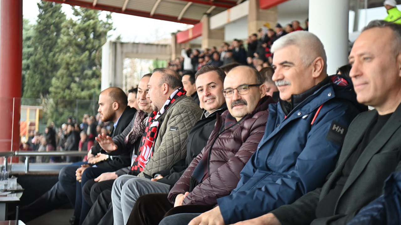 Balıkesir Valisi İsmail Ustaoğlu: Uşakspor kafilesine geçmiş olsun