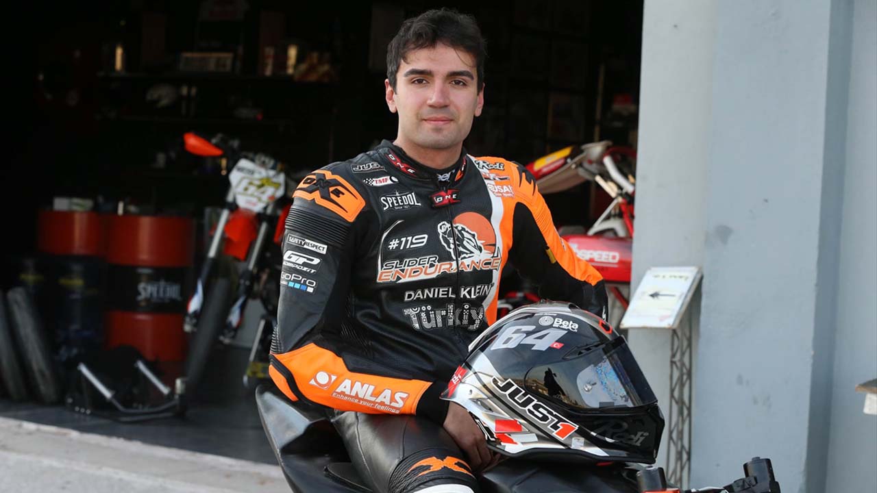 Milli motosikletçi Asrın Rodi Pak madalya peşinde