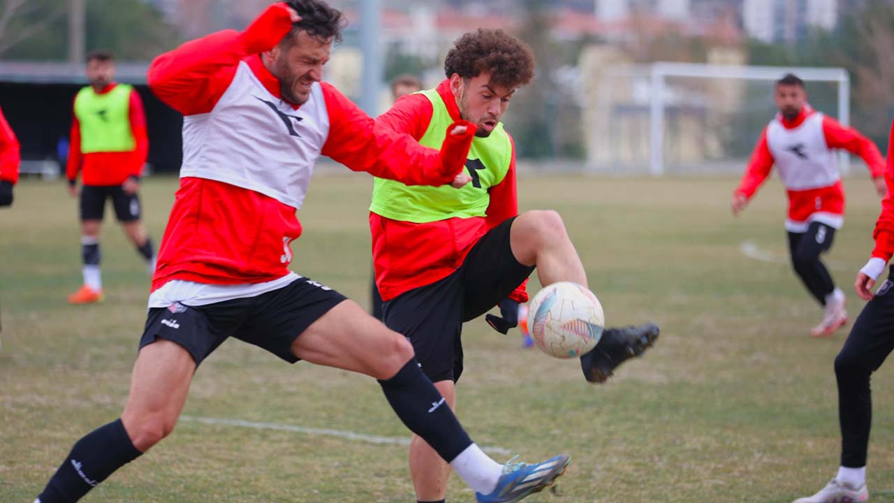 Uşakspor, Nevşehir Belediyespor’a konuk oluyor hedef üç puan