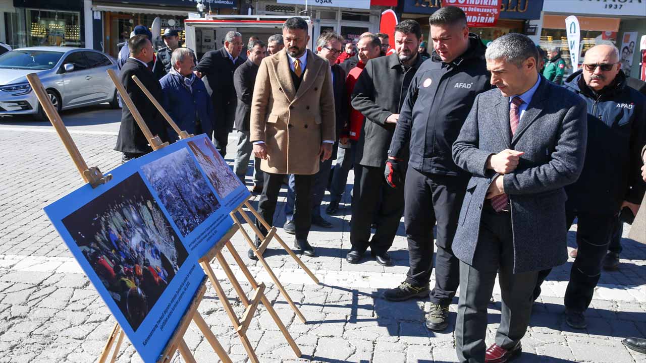 Uşak'ta 6 Şubat depremlerinde hayatını kaybedenler anıldı