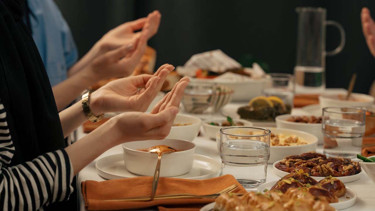 Uşaklılar Ramazan’a hazırlanıyor: İlk iftar saat kaçta yapılacak?