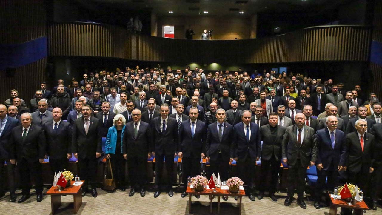 Merkez Bankası Başkanı Uşak'ta iş dünyası temsilcileriyle bir araya geldi