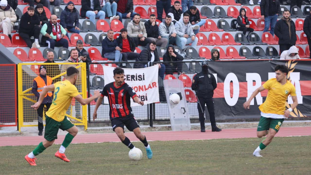 Uşakspor'dan gol yağmuru: Adıyaman FK'yı 6-0'la geçti