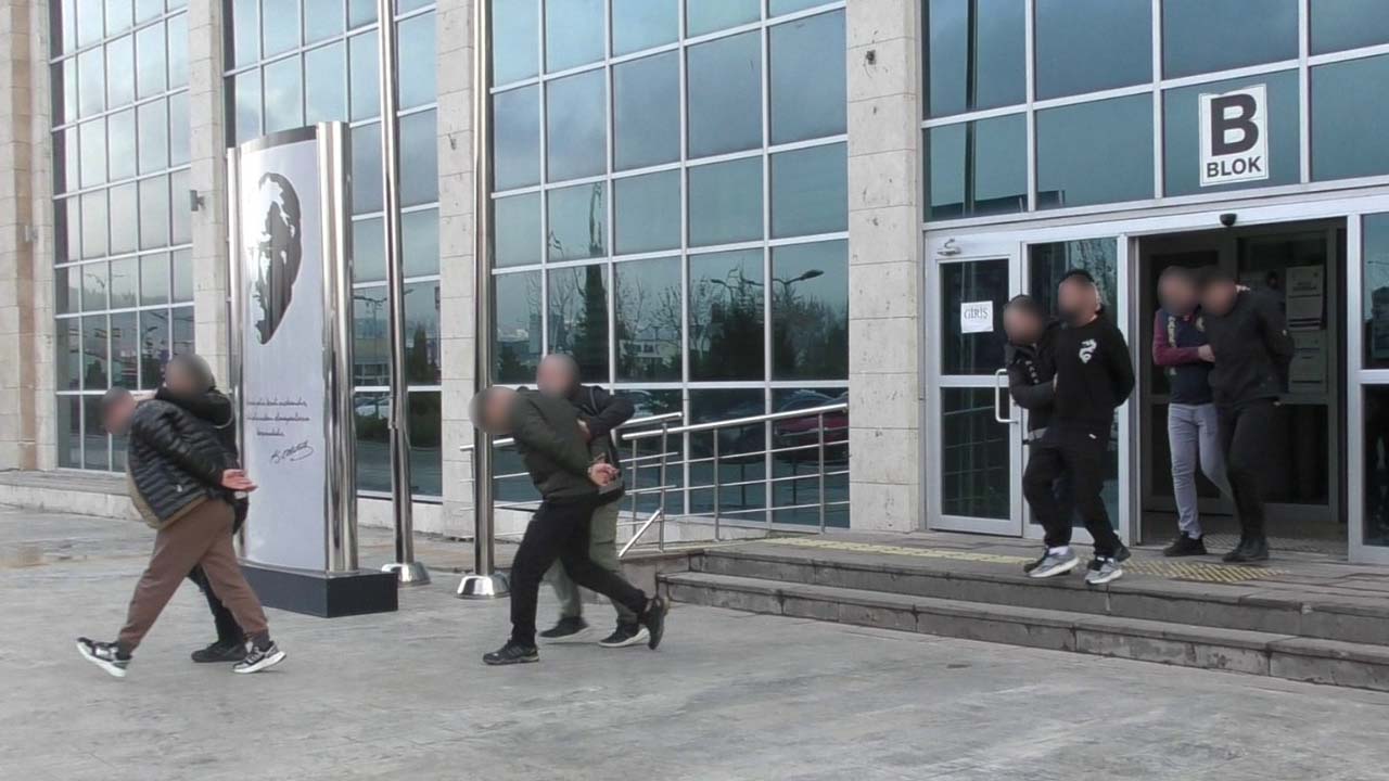Uşak'ta uyuşturucu operasyonu: 6 şüpheliden 5'i tutuklandı