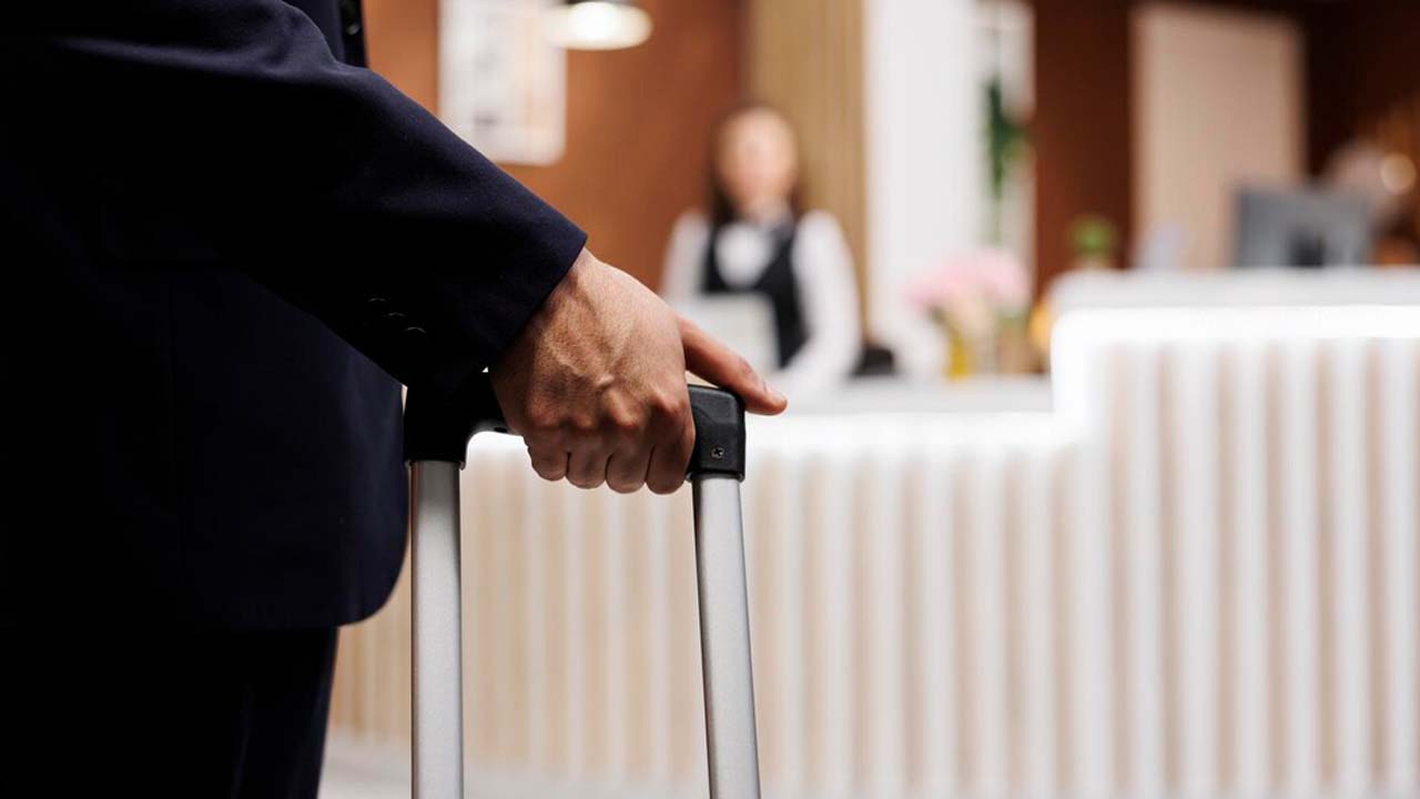 Uşak'ta yönetmeliklere uymayan 5 otel kapatıldı