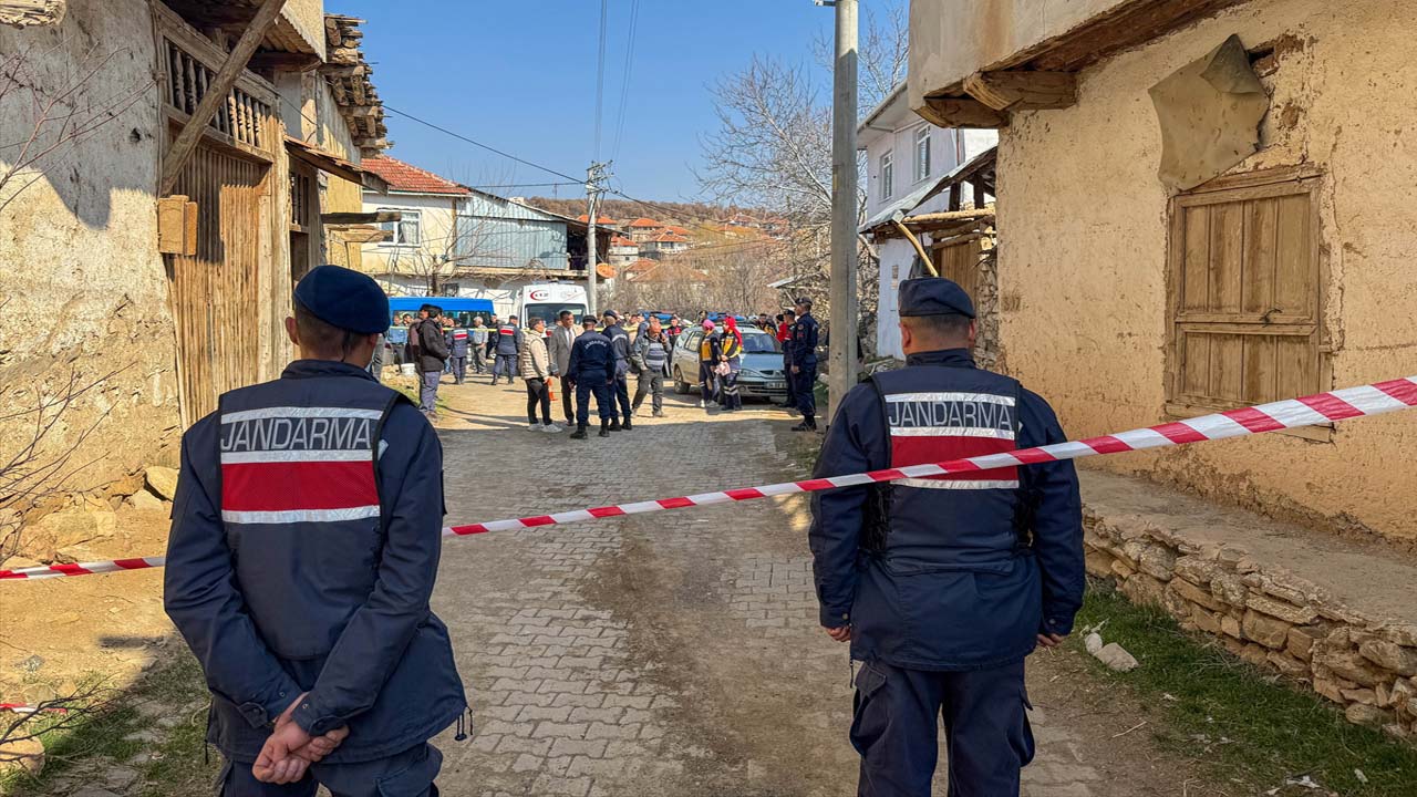 Uşak'ta 2 komşusunu av tüfeğiyle öldüren 89 yaşındaki adam tutuklandı