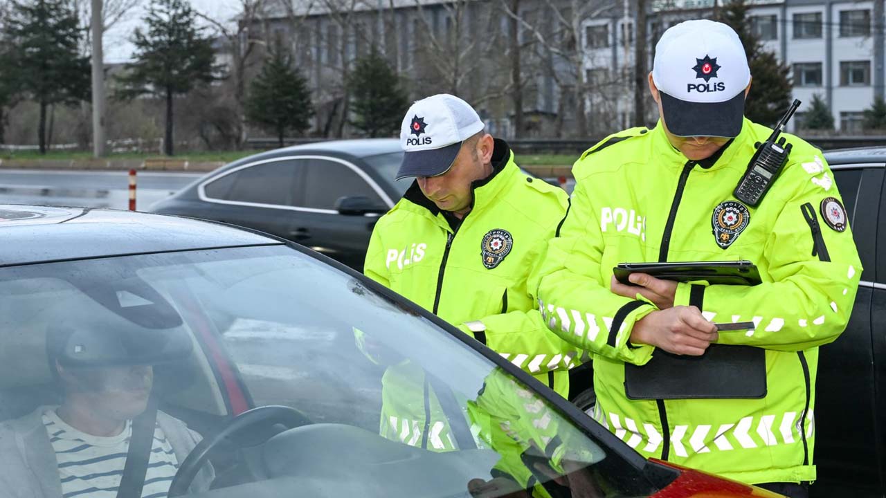 Bayram tatili boyunca Uşak'tan 450 bin araç geçişi oldu