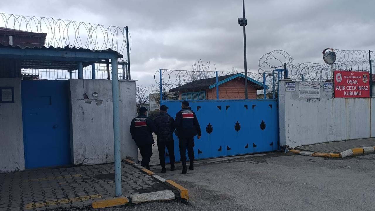 Uşak jandarmasından suçlulara geçit yok, 3 aranan şahıs operasyonla yakalandı