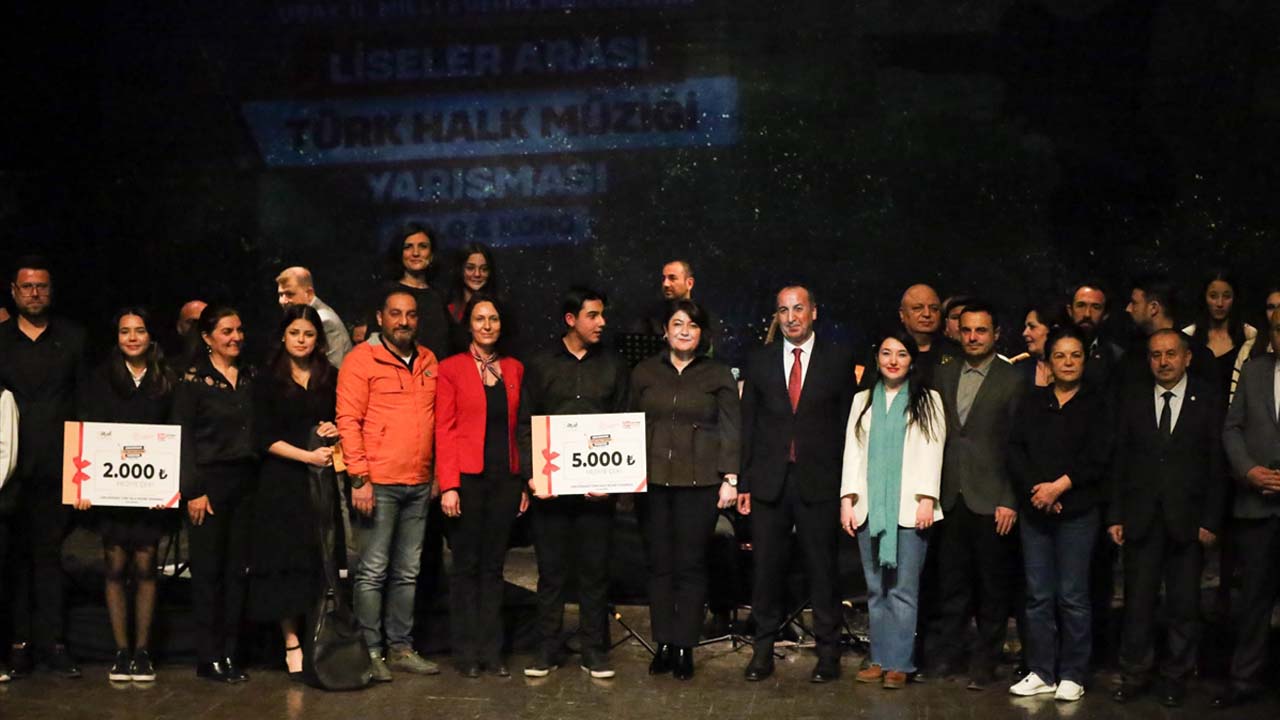 Uşak'ta "Liselerarası Türk Halk Müziği Yarışması" düzenlendi