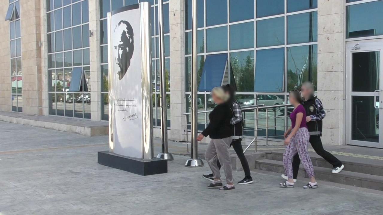 Uşak'ta gençleri zehirleyen uyuşturucu satıcıları yakalandı