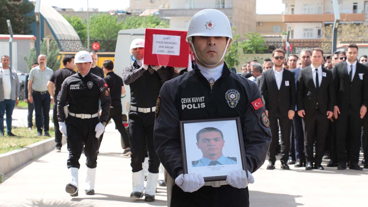 Şehit polis memuru Zeki Bacak için Şırnak'ta tören düzenlendi