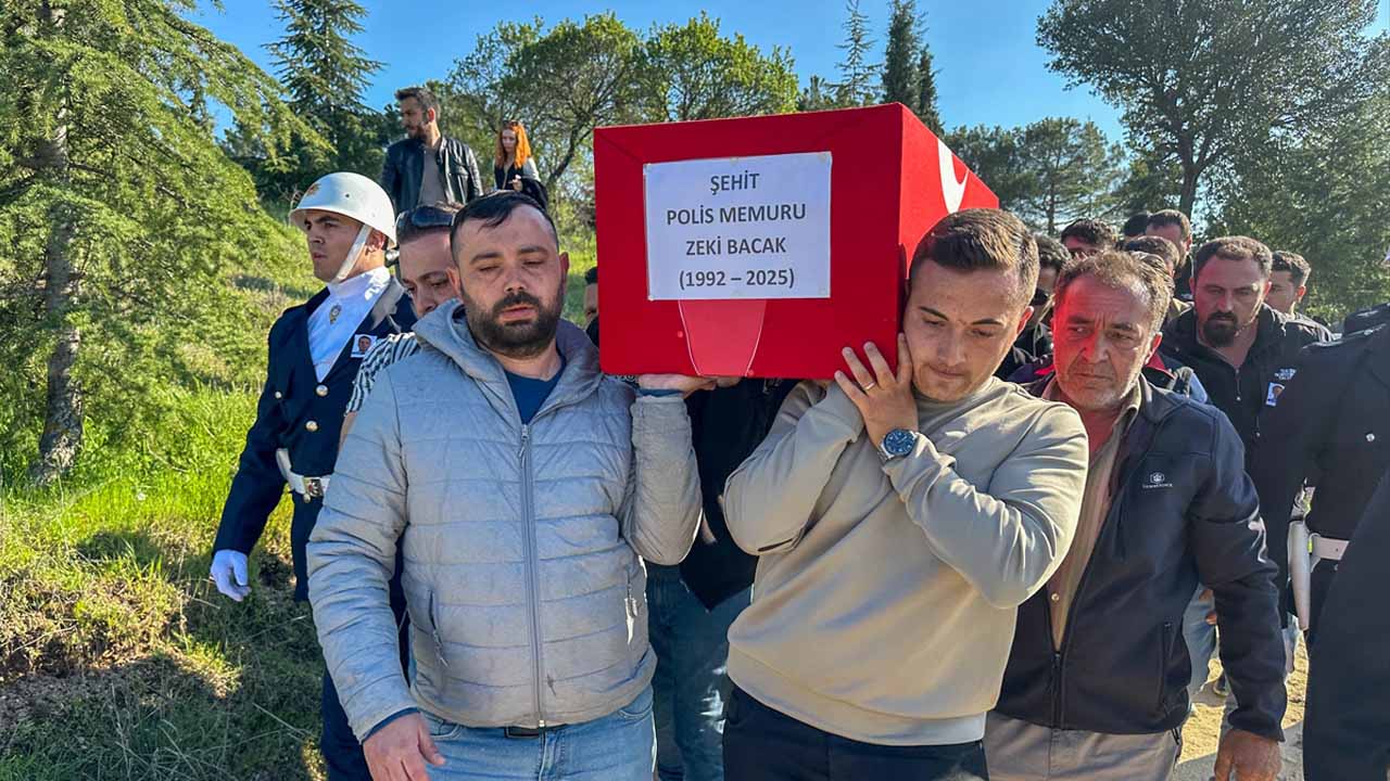 Şehit Zeki Bacak Uşak'ta son yolcuğuna uğurlandı