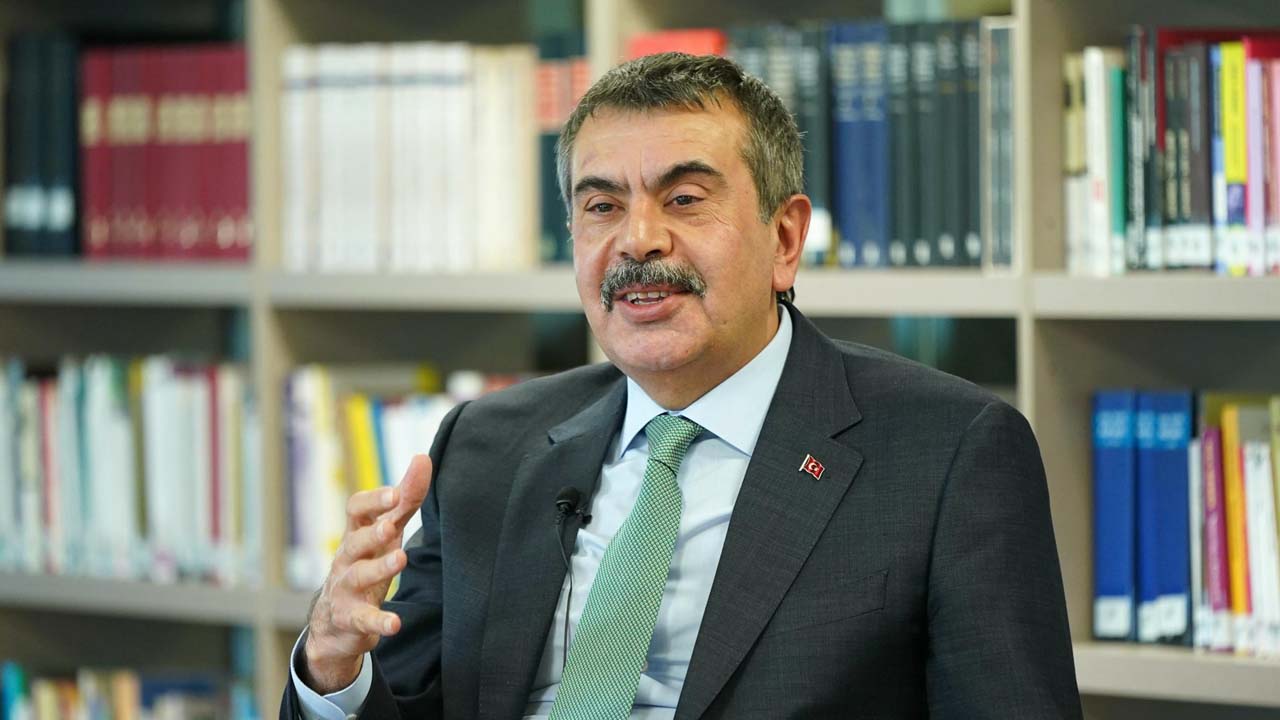 Bayram sonrası yaz tatil umudu vardı, Bakan Tekin tartışmaları bitirdi