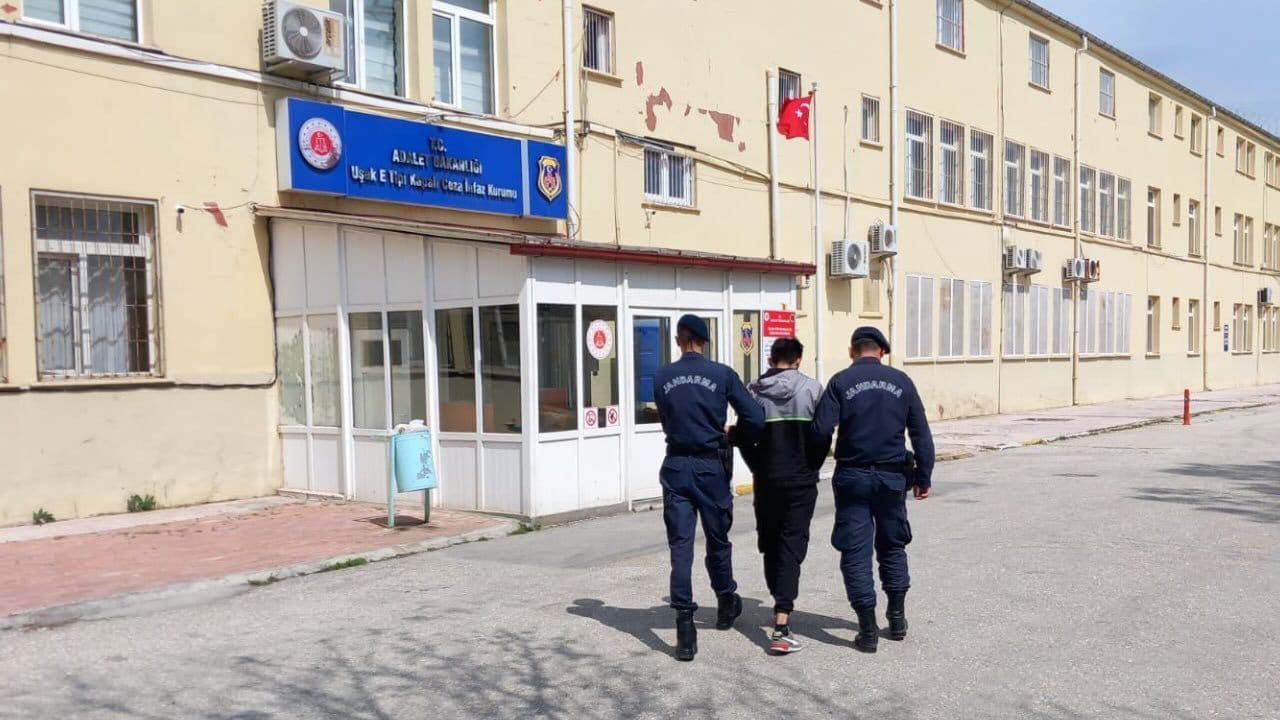 Uşak jandarmasından suçlulara darbe, 5 hükümlü cezaevine gönderildi