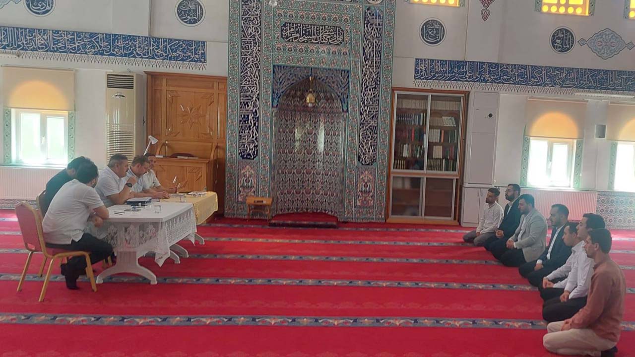 Ses, hafıza, bilgi… Din görevlileri Uşak’ta hünerlerini konuşturdu