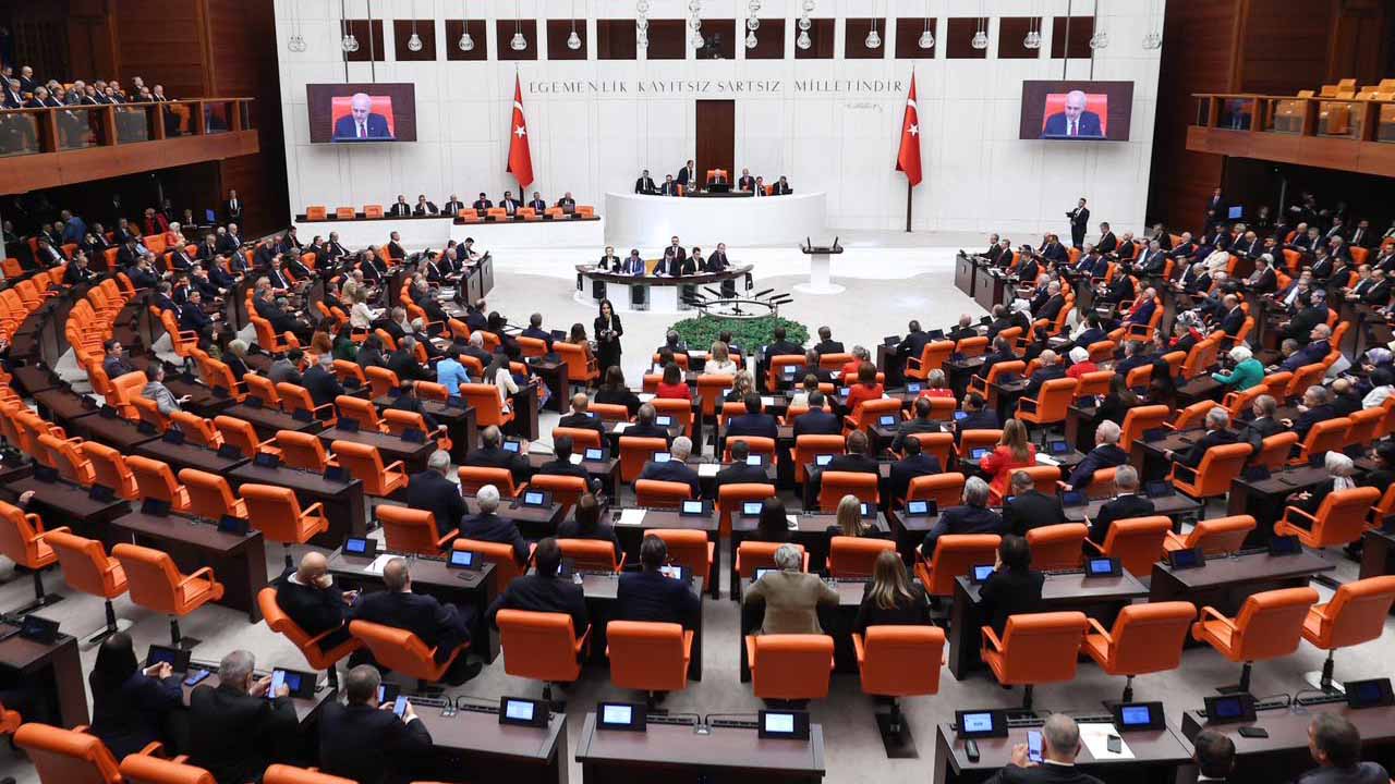 Milletvekili maaşları 229 bin 676 TL oldu