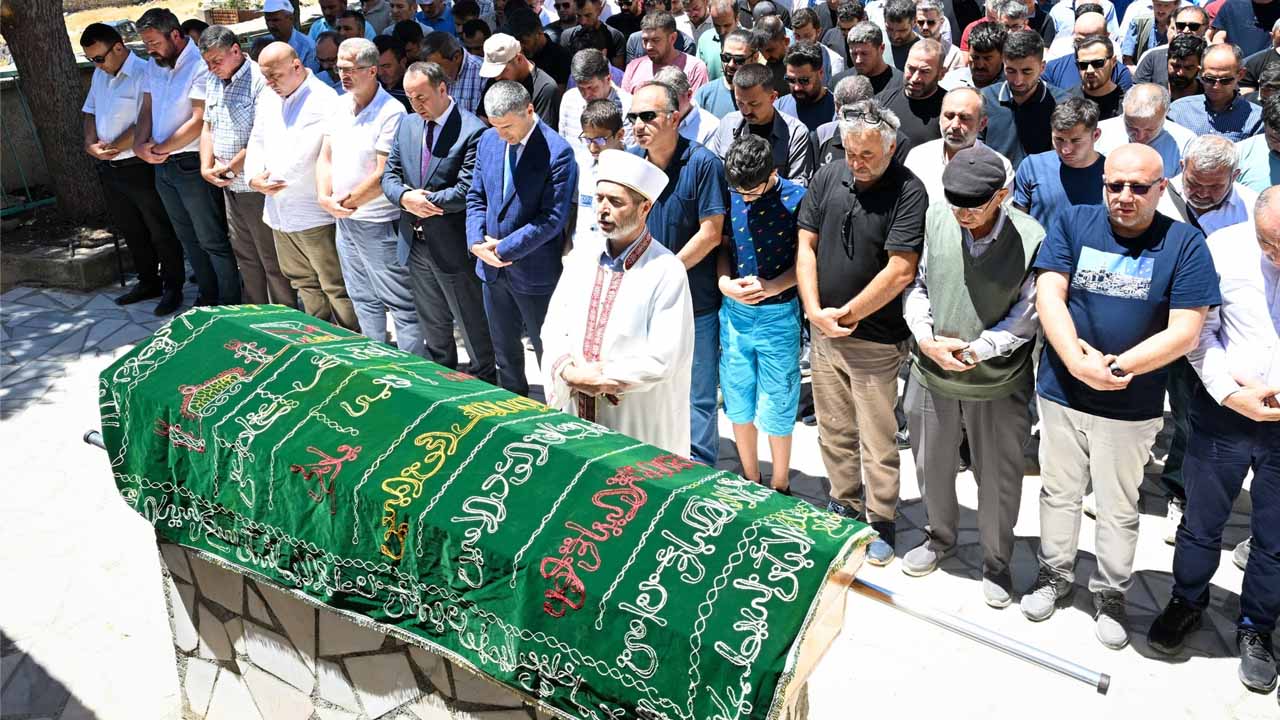 Abdullah Ertürk gözyaşlarıyla defnedildi