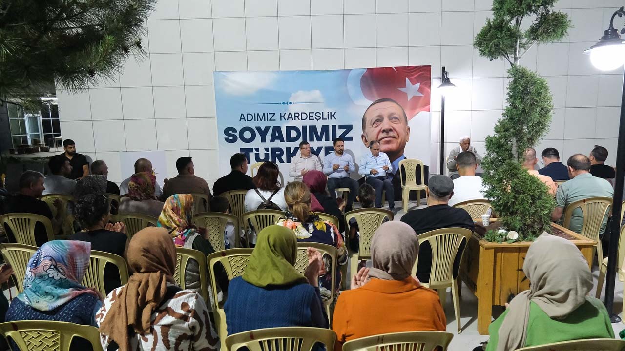 Muharrem ayında Uşak’ta birlik mesajı, AK Parti’den Aşure ikramı