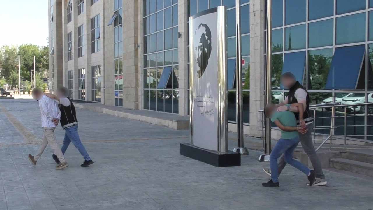 Uşak polisi zehir tacirlerine ağır darbe vurdu