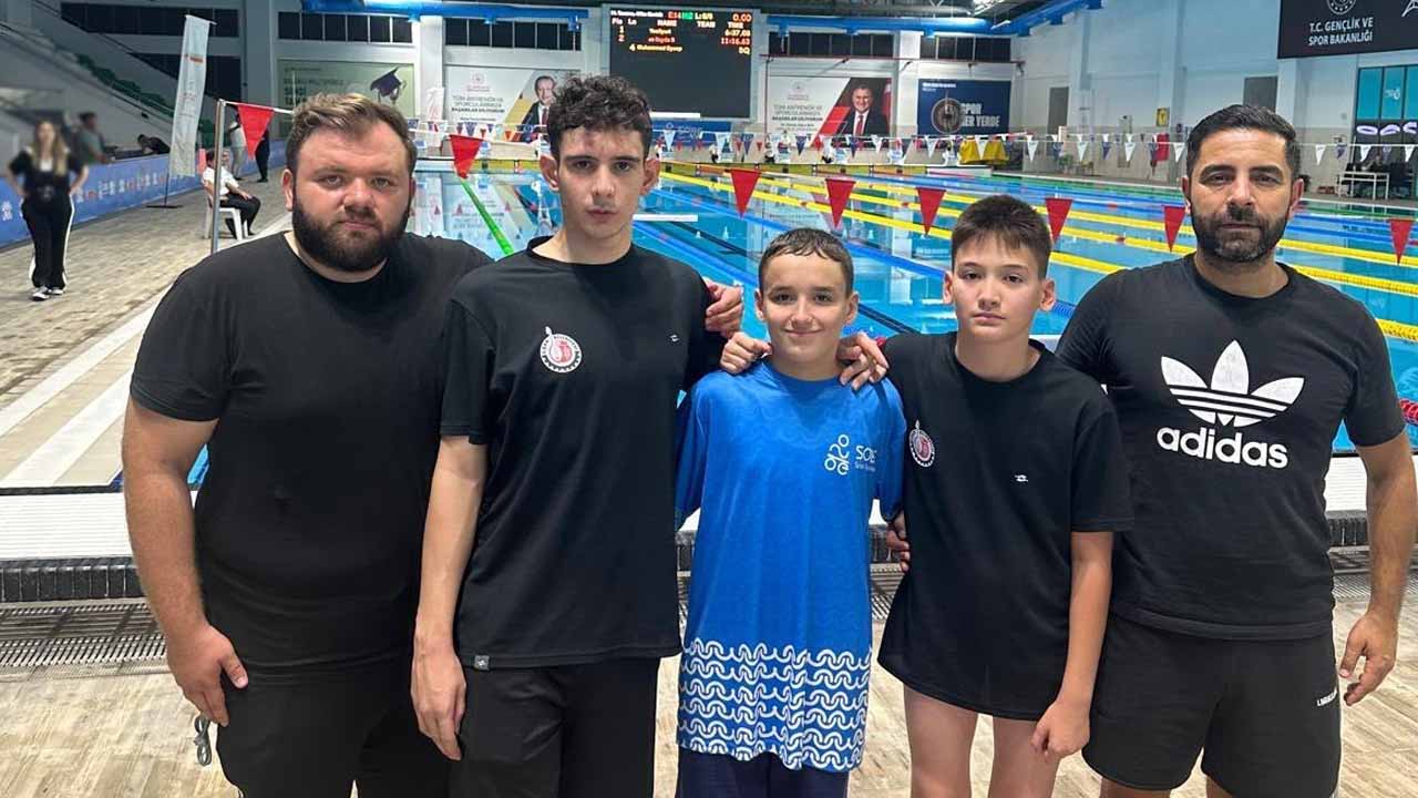 Uşak Belediyesi sporcularından Türkiye Otizm Yüzme Şampiyonası’nda önemli başarı
