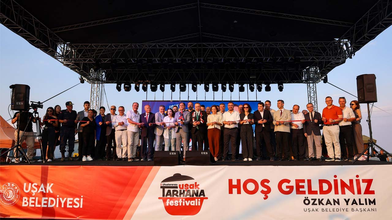 Bu yıl ikincisi düzenlenen Uluslararası Uşak Tarhana Festivali başladı