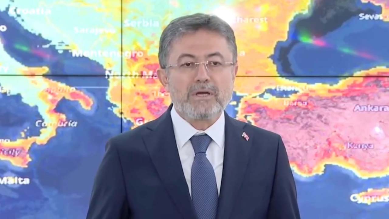 Bakan Yumaklı: Banaz'daki yangın kontrol altına alındı