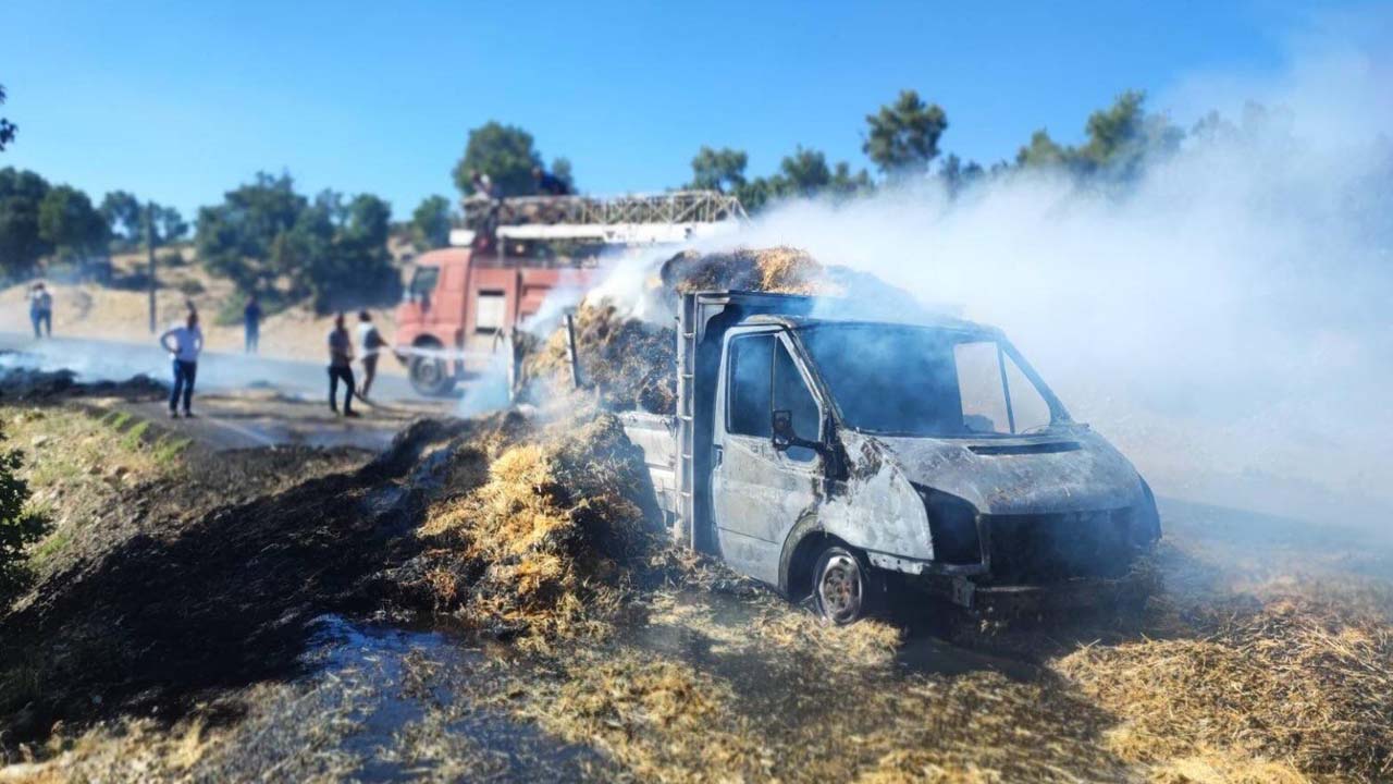 Uşak'ta yanan saman kamyonundaki karı koca ağır yaralandı