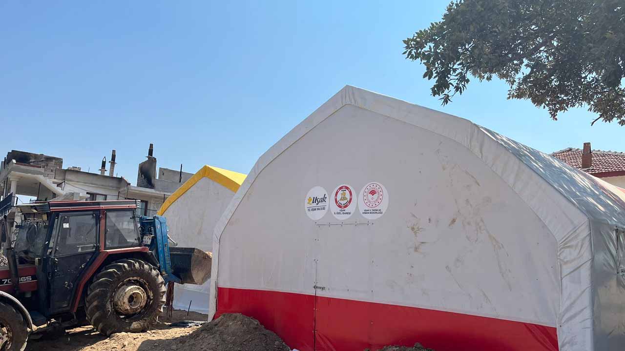 Ormanı yangını sonrasında Sivaslı'da yeniden inşa süreci başladı
