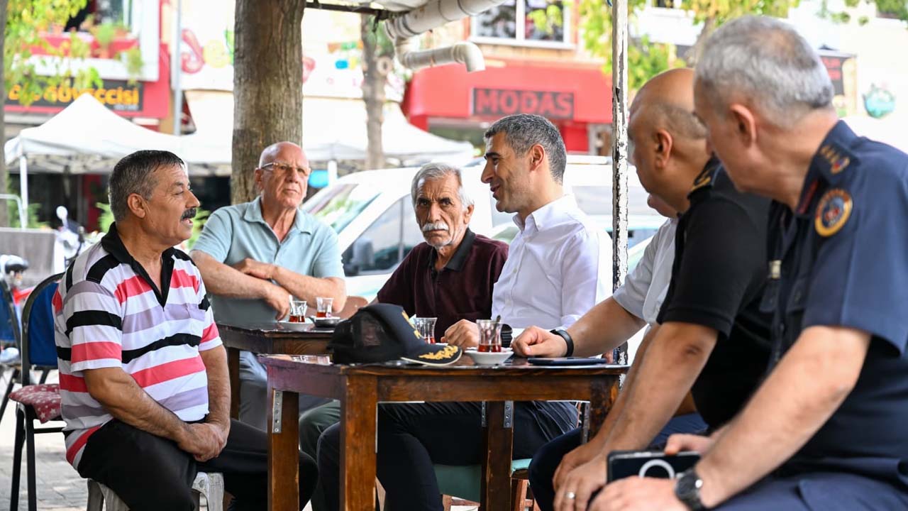 Vali Aktaş, Uşaklının nabzını tuttu: Dert dinledi, çözüm sinyali verdi