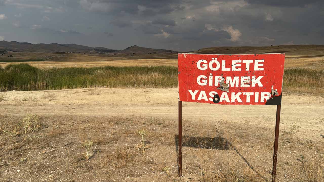 İhsaniye'de gölete giren iki çocuk boğuldu