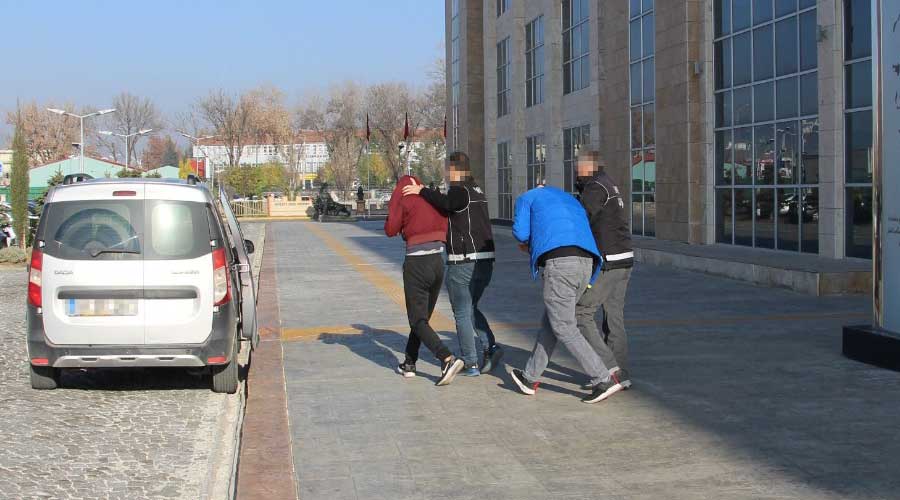 Uşak'ta sentetik uyuşturucuyla yakalanan şüpheliler tutuklandı