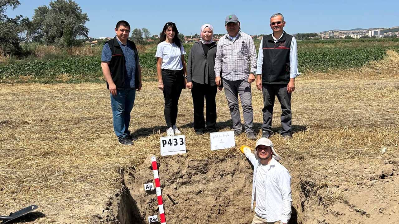 TUCSAP Projesi Kapsamında Uşak’ta toprak etüt ve analiz çalışmaları başladı