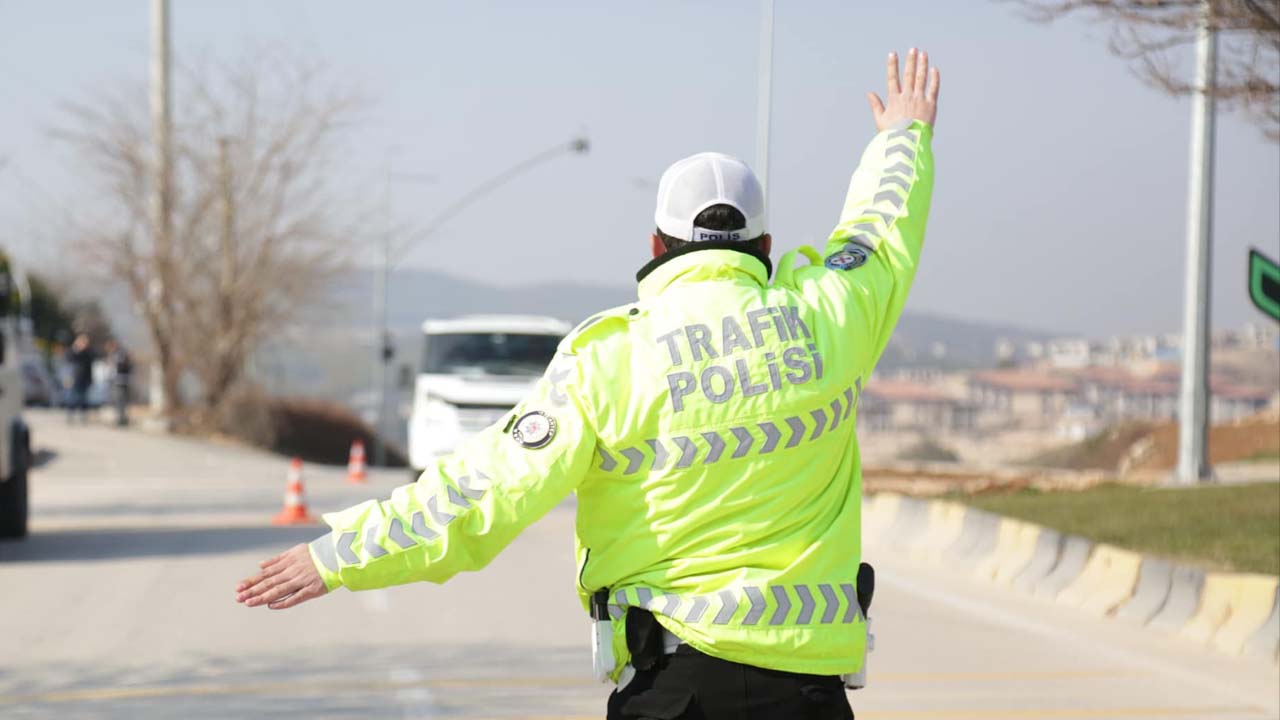 Uşak’ta Bayram Güvenliği Seferberliği: 4 Bin 896 Personel Görev Başında