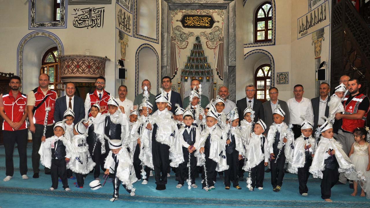 Uşak dahil dört ilde Osmanlı geleneği: 100 çocuk için sünnet şöleni