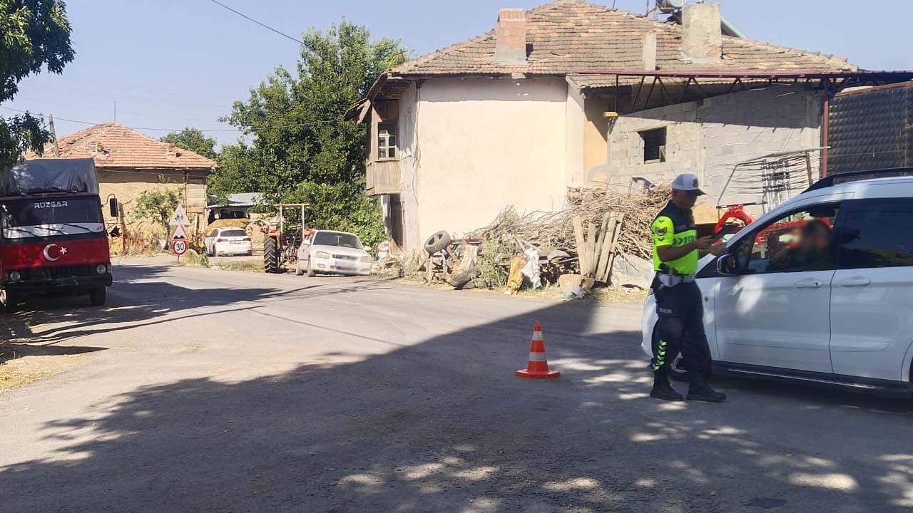 Uşak’ta hayvan sağlığı için yol kontrolleri sürüyor