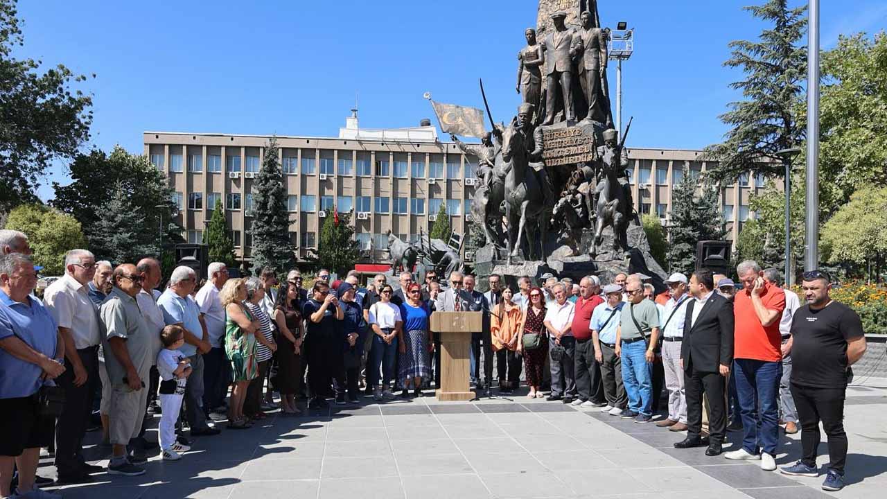 Uşak CHP’den önemli mesaj: “Kuruluşun ve Kurtuluşun Partisiyiz”