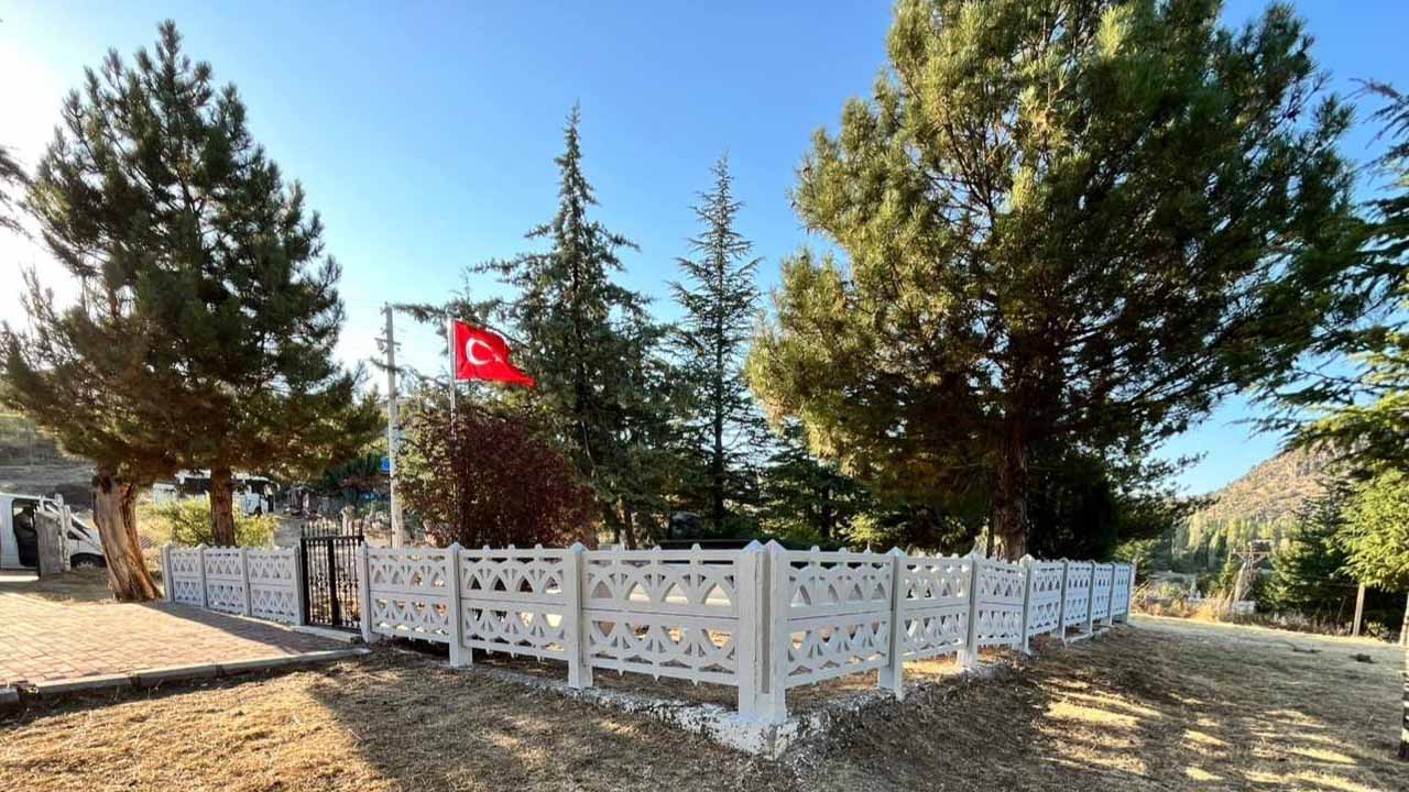 Uşak’ta Şehitlik, Anıt ve Kurtuluş Savaşı Gazisinin mezarı yenilendi