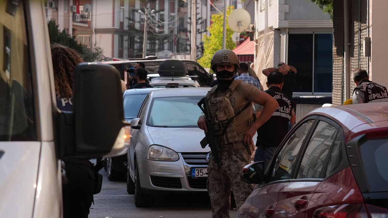 İzmir Balçova'da polis merkezine silahlı saldırıda 2 polis şehit oldu