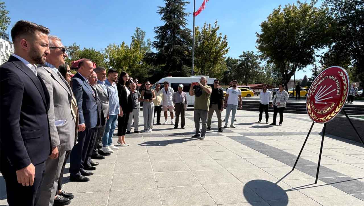 CHP’nin 102. Kuruluş Yıldönümünde Uşak’ta demokrasi ve umut vurgusu