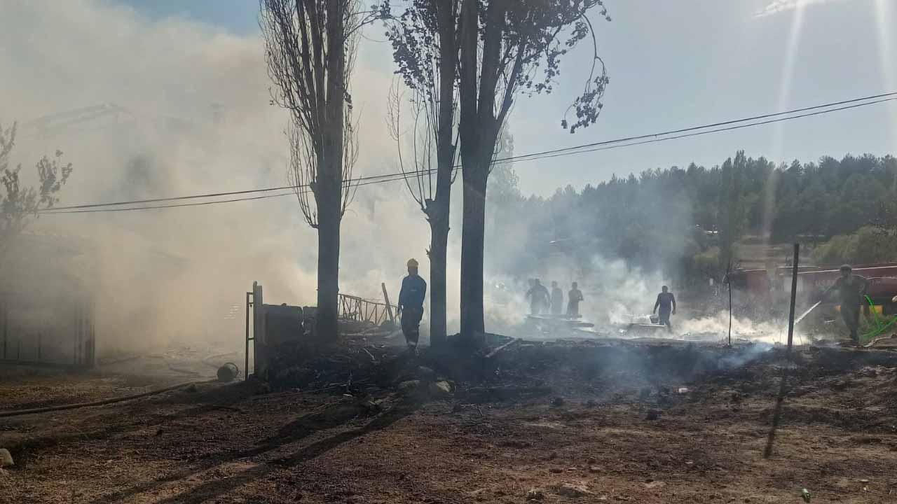 Uşak Sorkun Köyü'nde müstakil ev yandı
