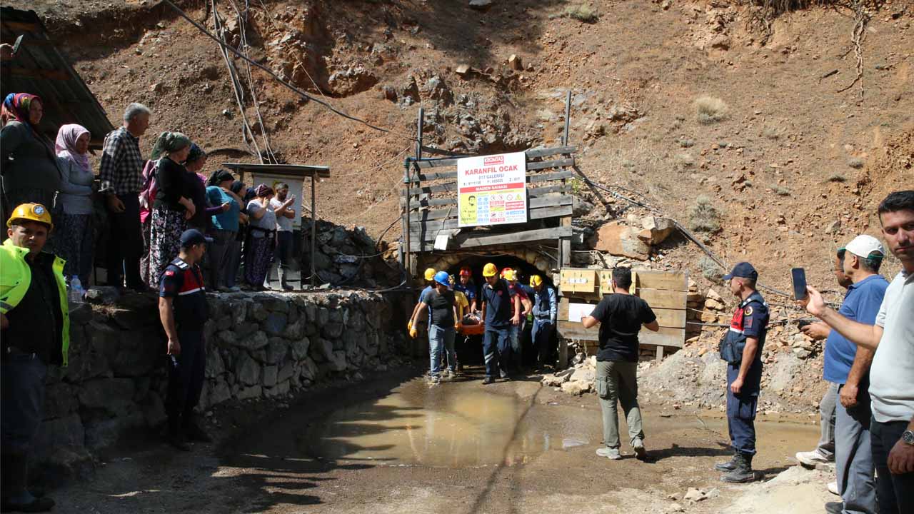 Acıpayam'da madendeki göçükte mahsur kalan 2 işçiden biri kurtarıldı
