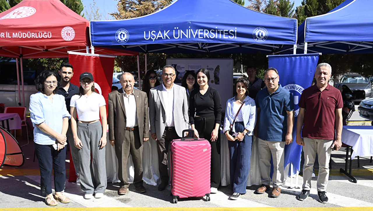 Uşak Üniversitesi ailesi büyüyor: Yeni öğrenciler için karşılama töreni